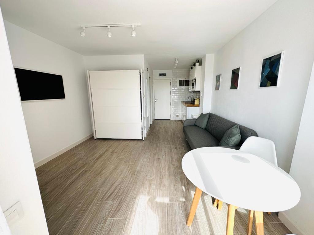 Modern White Studio Benalmádena Extérieur photo